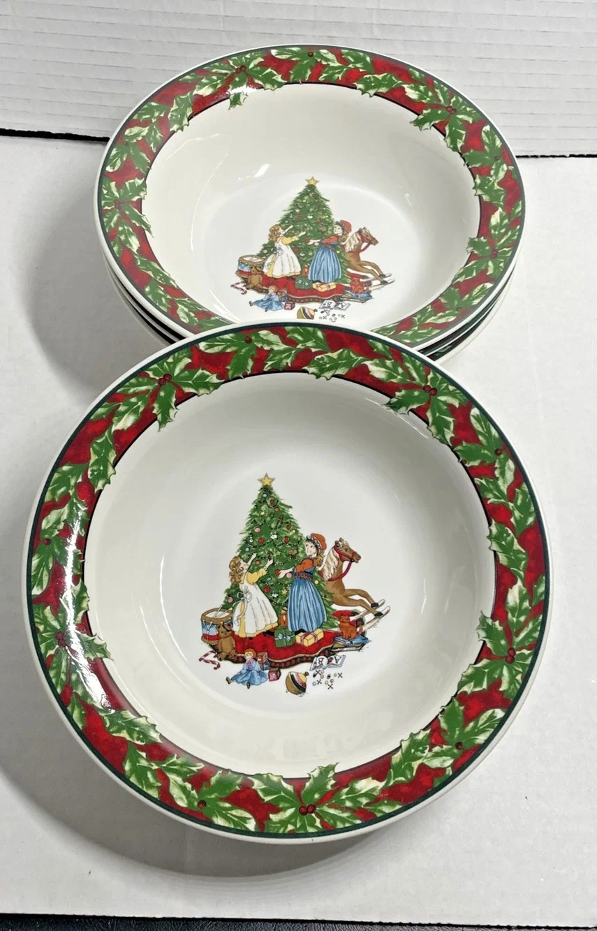 4 Int’l Tableworks CHRISTMAS CELEBRATION 168 Cereal Bowls 6